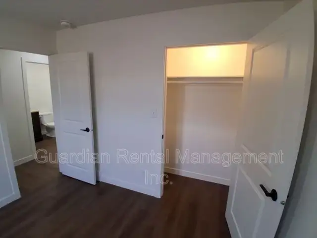 2 Bed, 1 Bath, Semi-Detached Home - 577 Syndicate Ave S- $2200/m - Photo 13