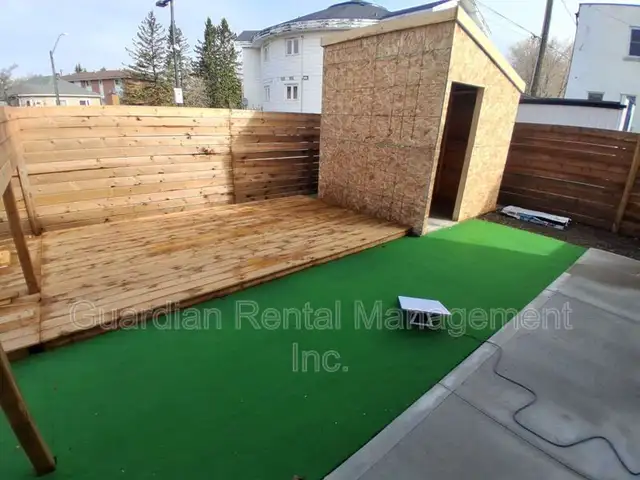 2 Bed, 1 Bath, Semi-Detached Home - 577 Syndicate Ave S- $2200/m - Photo 18