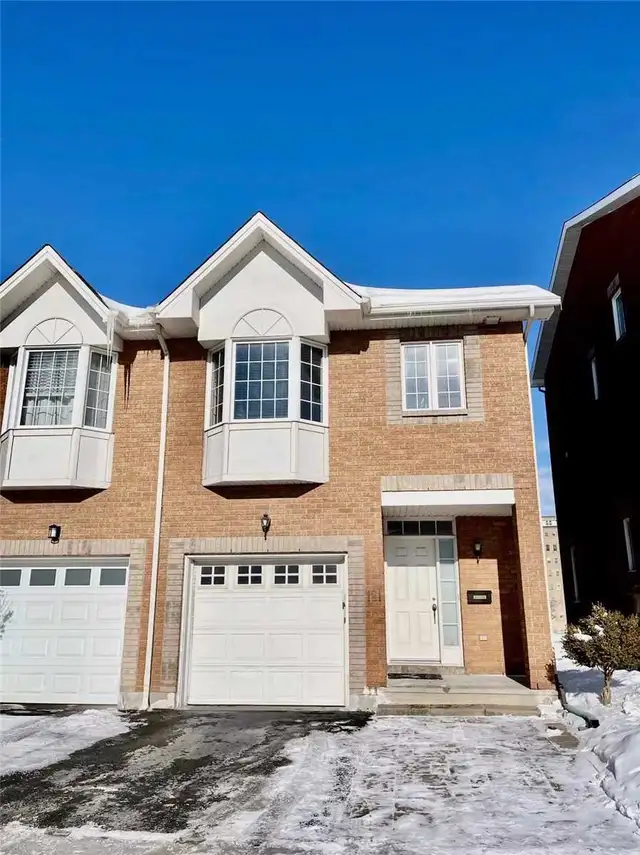 Rooms for Rent in a 4-Bedroom House Near TOH/CHEO ($745/month)