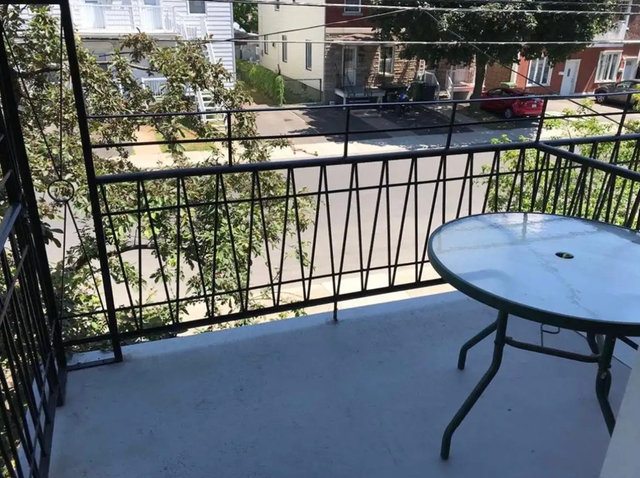 Luxury 4 1/2 Unit (2 Bed) for Rent in Montreal - Photo 8