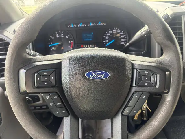 2017 Ford Super Duty F-350 SRW 4WD Crew Cab 176' XL - Photo 15