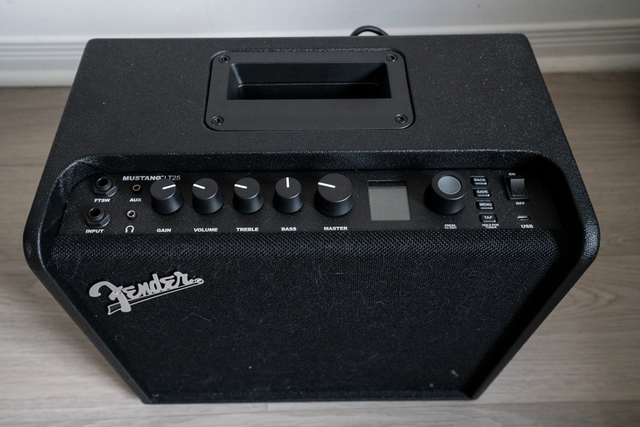 Fender Mustang LT 25 Guitar amp - Photo 3