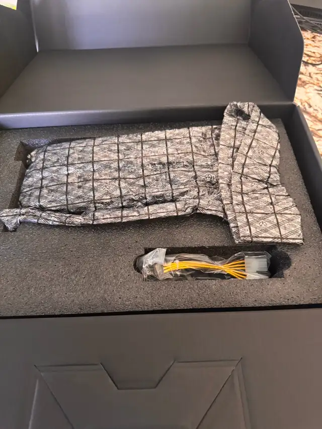 Zotac RTX 3080ti 12gb AMP Holo (comes with warranty) - Photo 3