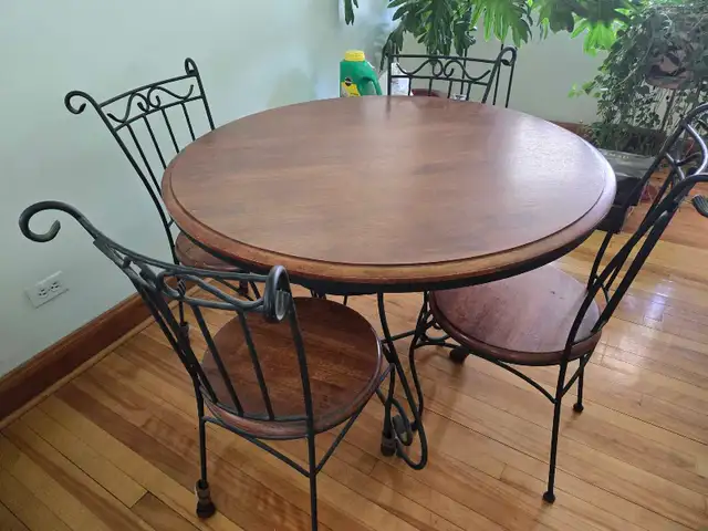 Dinning room table