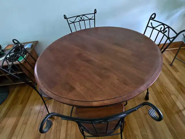 Dinning room table - Photo 3