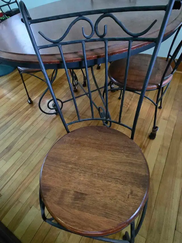 Dinning room table - Photo 4