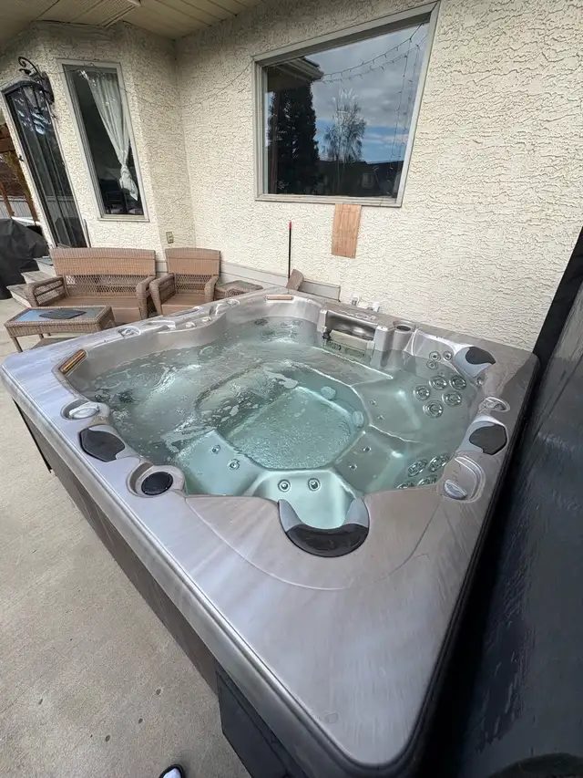 2010 MAAX Elite Spa - Free Delivery - Photo 7