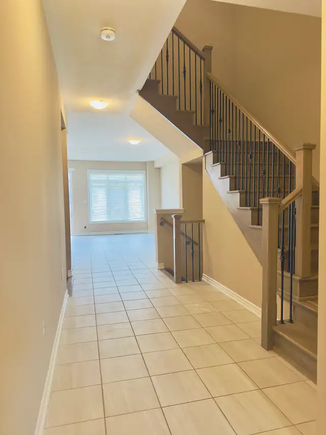 3 Bed/3Bath House Up For Lease With Basement - Photo 2
