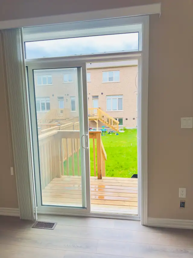 3 Bed/3Bath House Up For Lease With Basement - Photo 5
