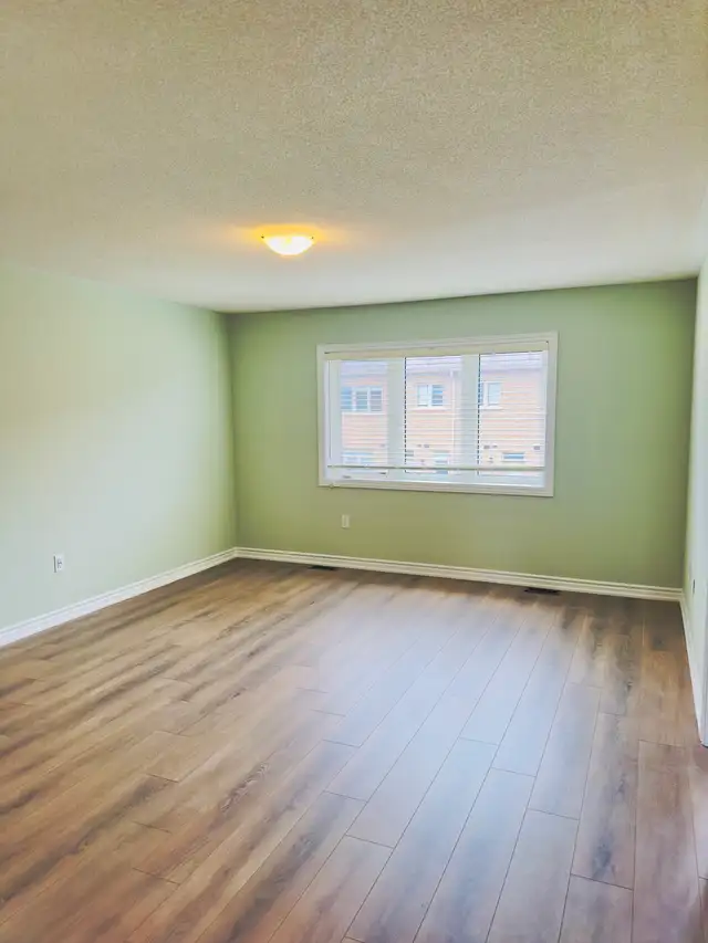 3 Bed/3Bath House Up For Lease With Basement - Photo 6