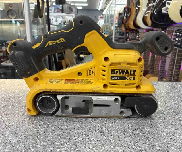 Dewalt DCW220 20V Belt Sander