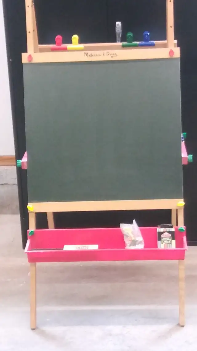 Melissa & Doug Deluxe Standing Multi-Use Art Easel on Wood Frame - Photo 3