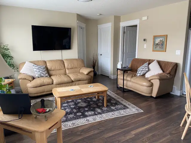 Two Bedroom Duplex available in West Edmonton - Photo 3