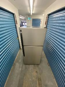GE STAINLESS STEEL REFRIGERATOR