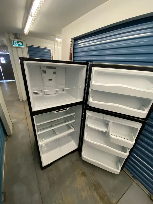 GE STAINLESS STEEL REFRIGERATOR - Photo 7