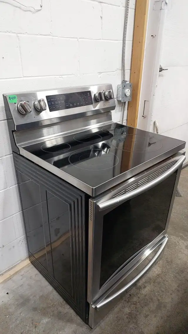 Stove 30' Samsung 5 burners electric  used - Photo 2