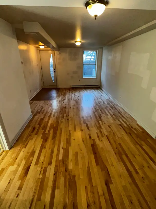 BEAU 4 1/2, 2 CHAMBRES, 1 GARAGE, BOURBONNIÈRE, 1ER JUIN