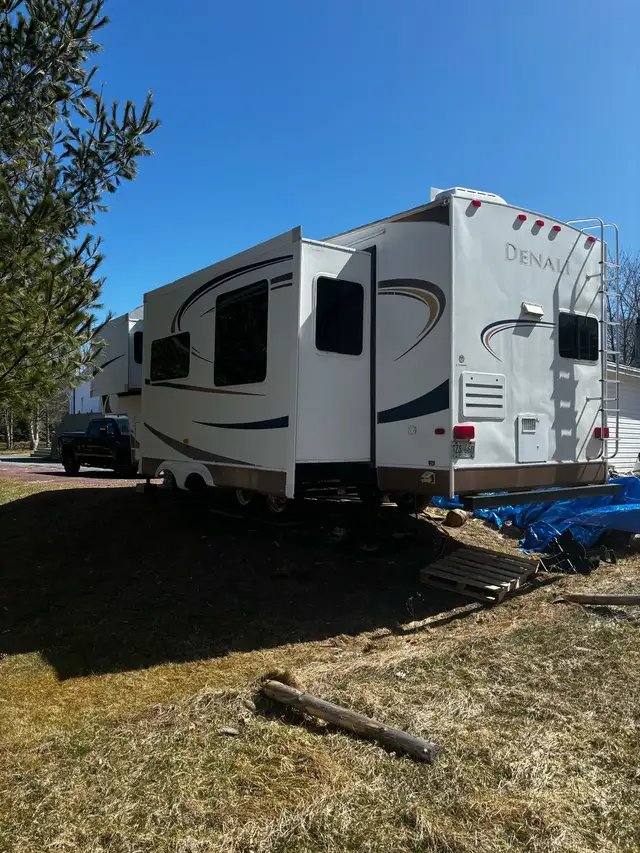 29ft 2009 Denali trailer - Photo 2