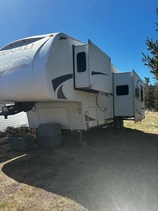 29ft 2009 Denali trailer - Photo 3