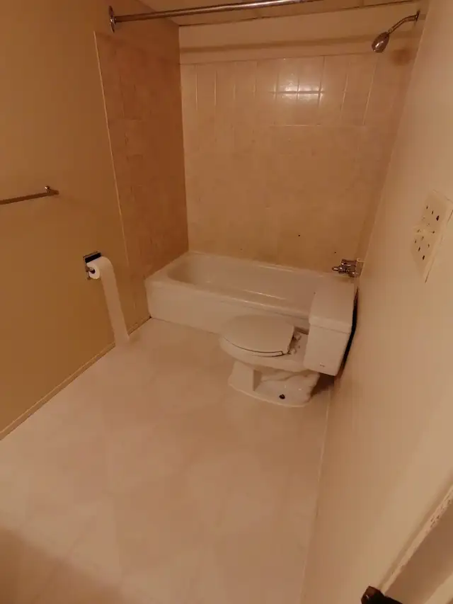 ✨ UPPER FLOOR – 2 BDRM – CAT FRIENDLY – BRIGHT & SPACIOUS ✨ - Photo 5