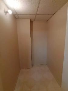 ✨ UPPER FLOOR – 2 BDRM – CAT FRIENDLY – BRIGHT & SPACIOUS ✨ - Photo 10