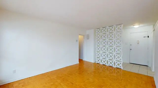 2 Bedroom 1 Bath - June 1st - Steps to uOttawa and the Market - Photo 3