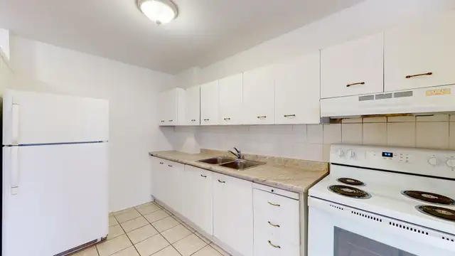 2 Bedroom 1 Bath - June 1st - Steps to uOttawa and the Market - Photo 6