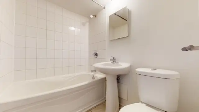 2 Bedroom 1 Bath - June 1st - Steps to uOttawa and the Market - Photo 11