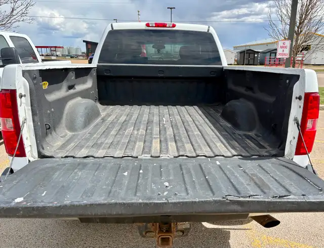 2012 Chevrolet Silverado 2500 pickup - Photo 7