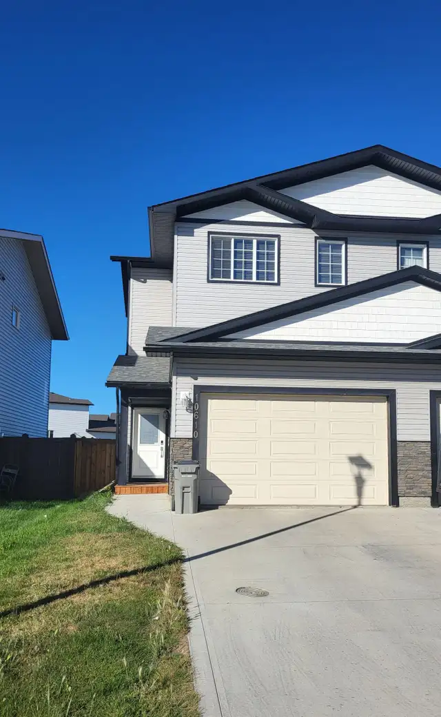 #8571 - 3 Bed/2.5 Bath Duplex in Westgate w/ Central AC! $2500