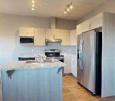 #8571 - 3 Bed/2.5 Bath Duplex in Westgate w/ Central AC! $2500 - Photo 2