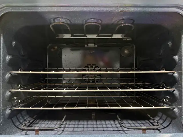 Blowout Sale! White Glass Top Stove Free Delivery $400 Only - Photo 4