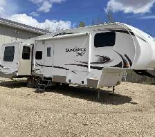 Heartland , 2013 Sundance 5 th wheel camper