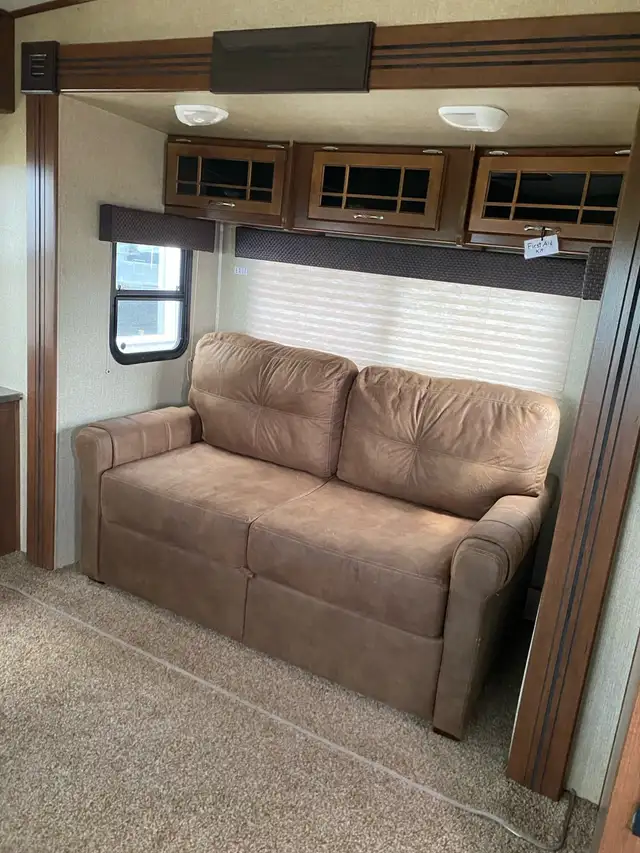 Heartland , 2013 Sundance 5 th wheel camper - Photo 6