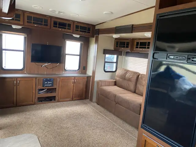 Heartland , 2013 Sundance 5 th wheel camper - Photo 7