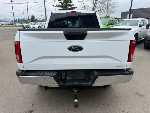 2016 Ford F-150 XLT CREW 4X4 - 5.0L / ONE OWNER ACCIDENT FREE - Photo 4