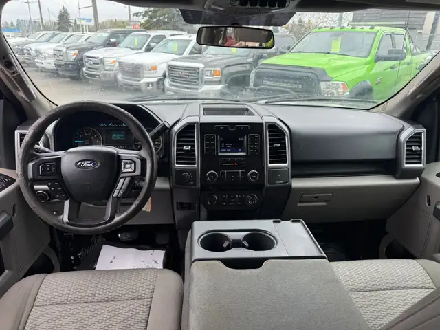 2016 Ford F-150 XLT CREW 4X4 - 5.0L / ONE OWNER ACCIDENT FREE - Photo 11