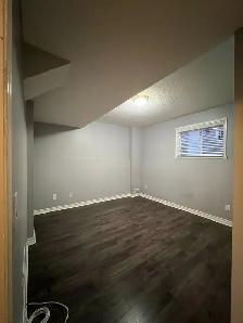 Bright 2-bdr Upper Floor Bungalow with Private Backyard - Photo 3