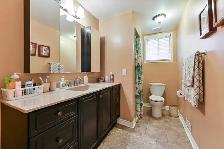 Bright 2-bdr Upper Floor Bungalow with Private Backyard - Photo 6