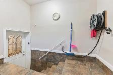 Bright 2-bdr Upper Floor Bungalow with Private Backyard - Photo 11