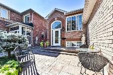 Bright 2-bdr Upper Floor Bungalow with Private Backyard - Photo 12