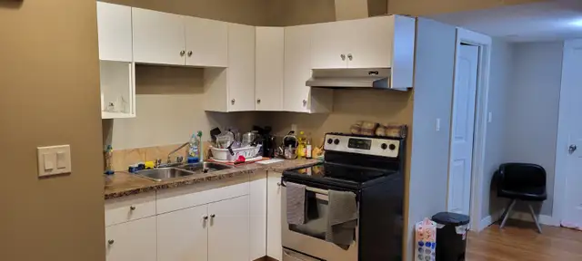 Room Rental near Whyte Ave & Bonnie Doon LRT - Photo 3