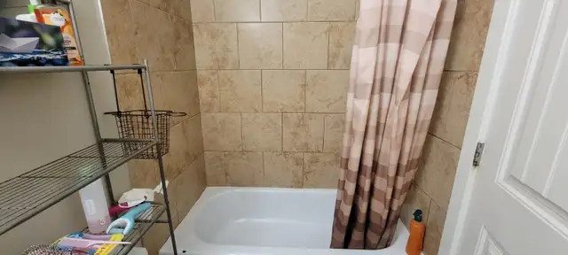 Room Rental near Whyte Ave & Bonnie Doon LRT - Photo 6