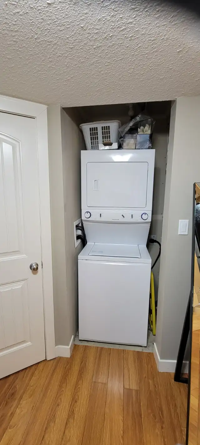Room Rental near Whyte Ave & Bonnie Doon LRT - Photo 7