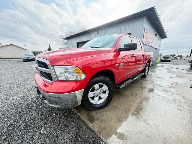 2023 RAM 1500 CLASSIC  SLT CREW CAB  5.7L V8 HEMI  CERTIFIED