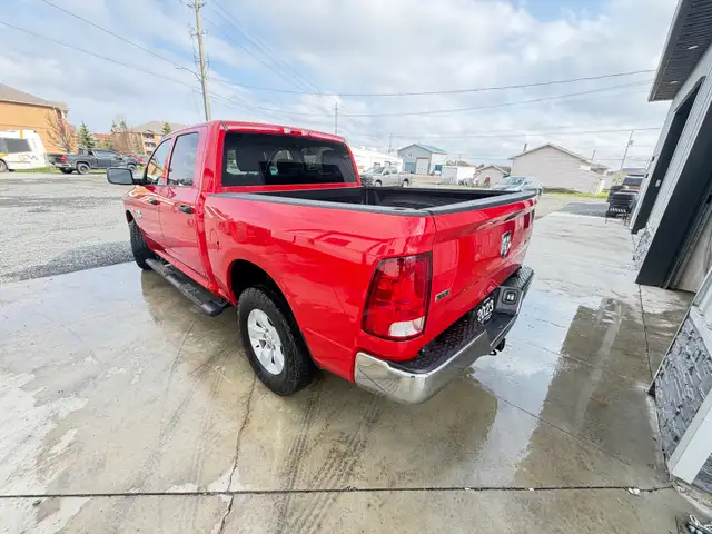 2023 RAM 1500 CLASSIC  SLT CREW CAB  5.7L V8 HEMI  CERTIFIED - Photo 3