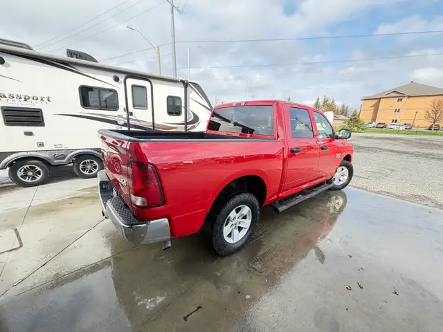 2023 RAM 1500 CLASSIC  SLT CREW CAB  5.7L V8 HEMI  CERTIFIED - Photo 5