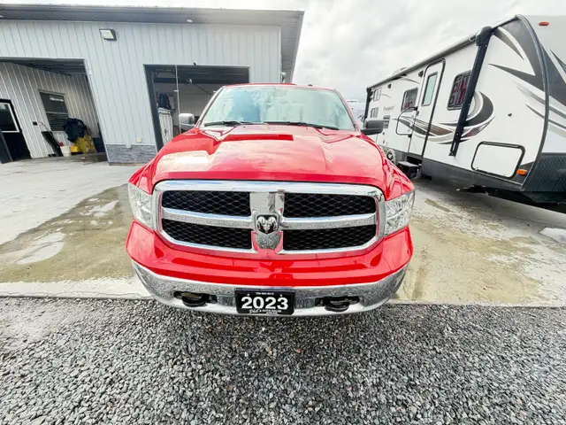 2023 RAM 1500 CLASSIC  SLT CREW CAB  5.7L V8 HEMI  CERTIFIED - Photo 8