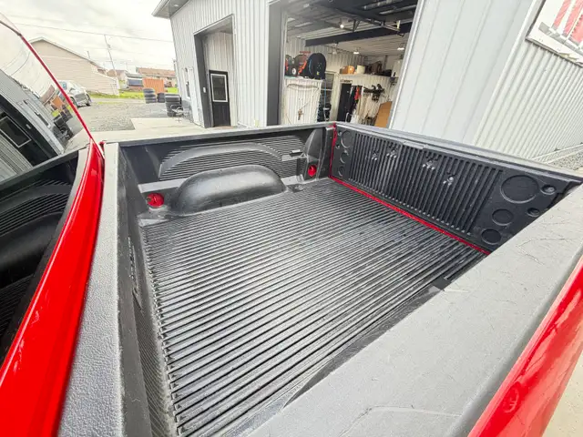 2023 RAM 1500 CLASSIC  SLT CREW CAB  5.7L V8 HEMI  CERTIFIED - Photo 12