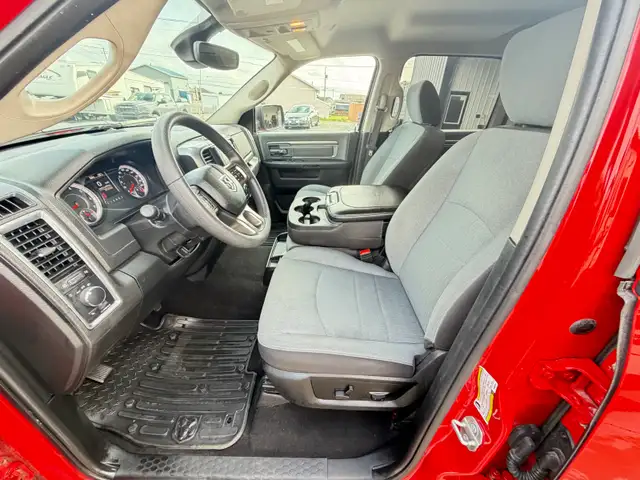 2023 RAM 1500 CLASSIC  SLT CREW CAB  5.7L V8 HEMI  CERTIFIED - Photo 14